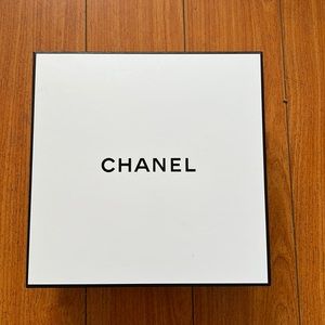 Chanel box